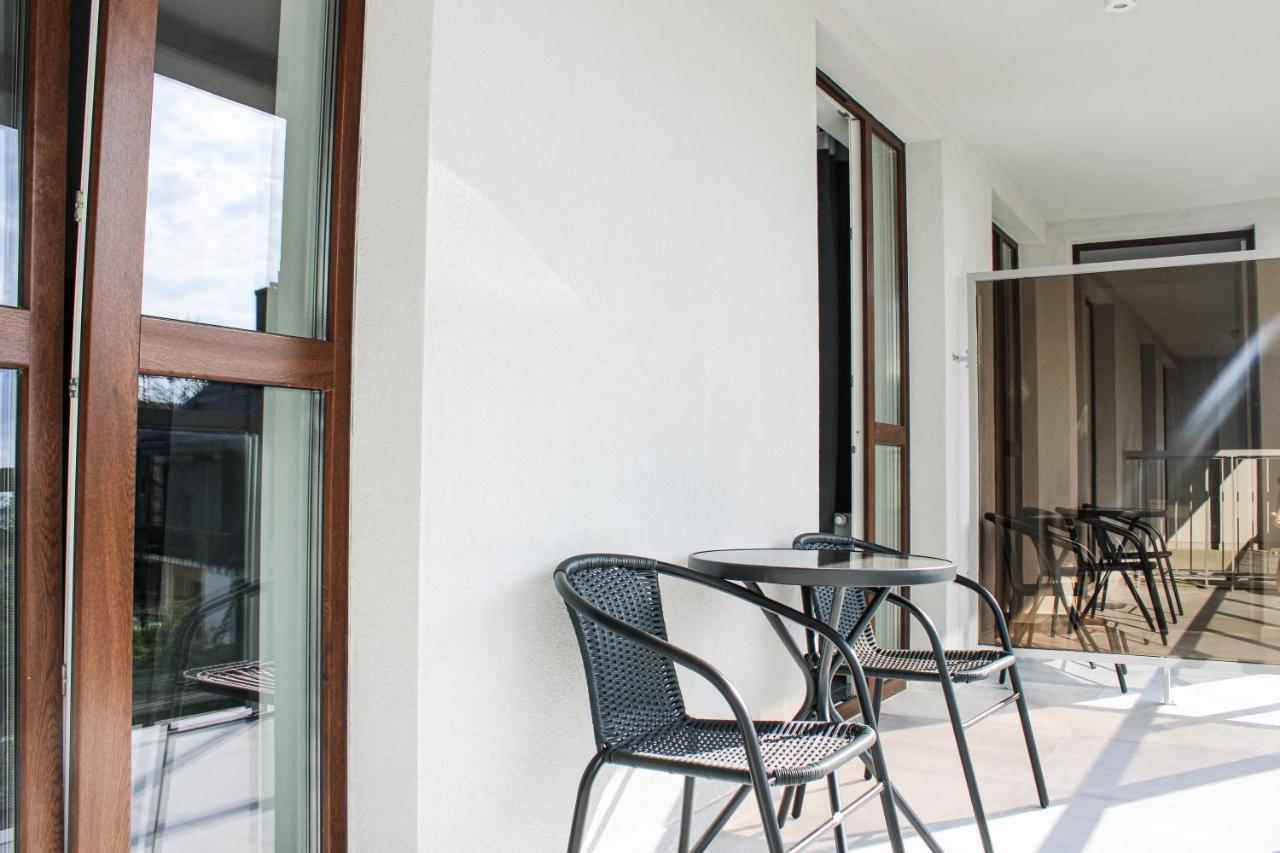 Apartament Black-Niska Z Garazem Podziemnym Кельце Экстерьер фото