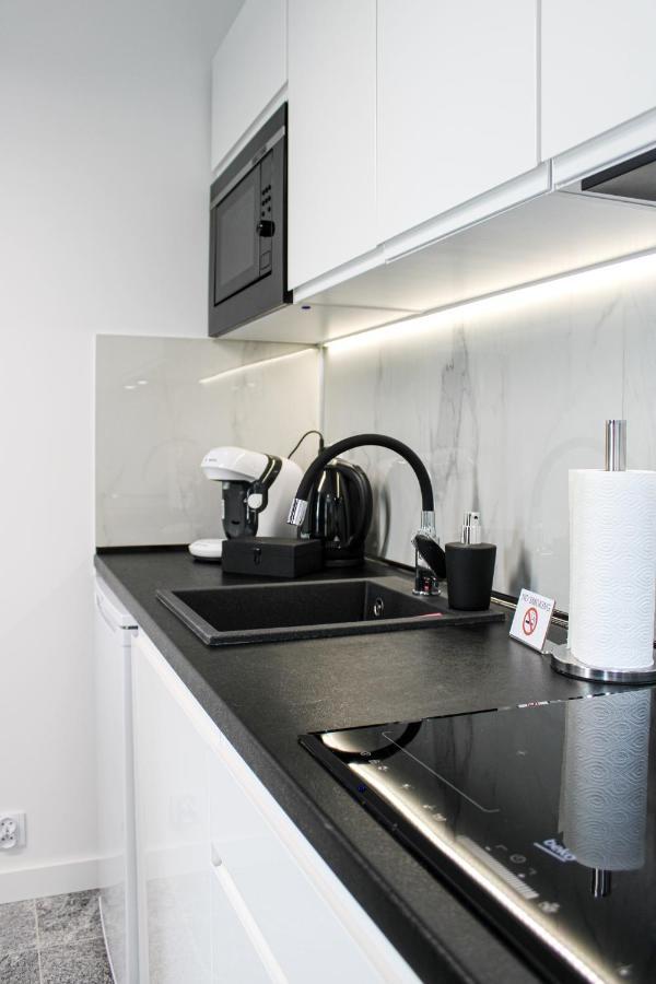 Apartament Black-Niska Z Garazem Podziemnym Кельце Экстерьер фото