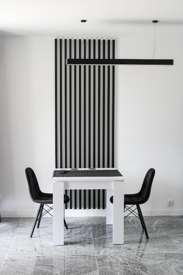 Apartament Black-Niska Z Garazem Podziemnym Кельце Экстерьер фото