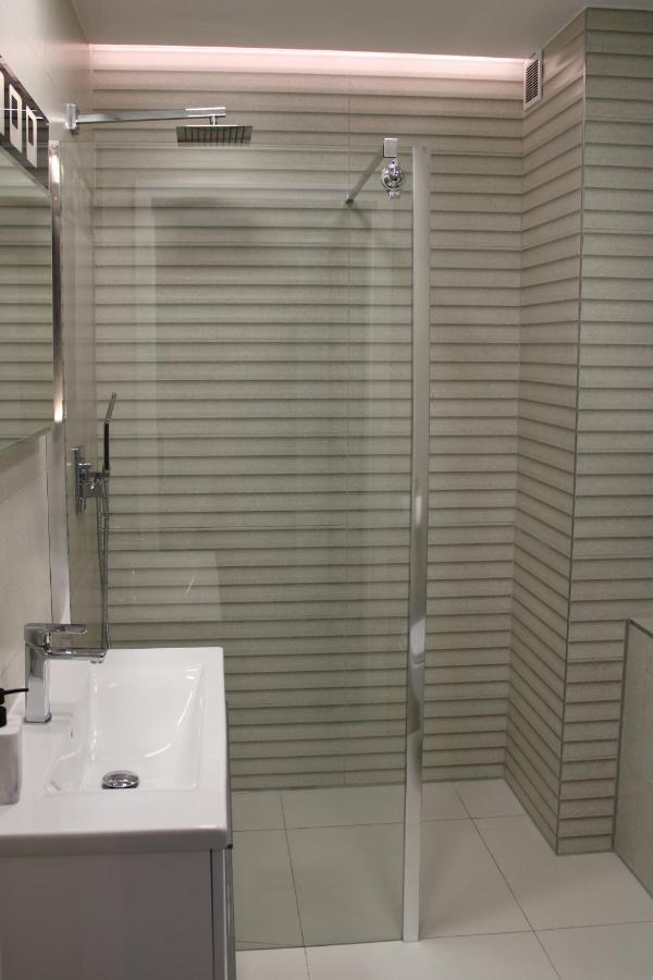 Apartament Black-Niska Z Garazem Podziemnym Кельце Экстерьер фото