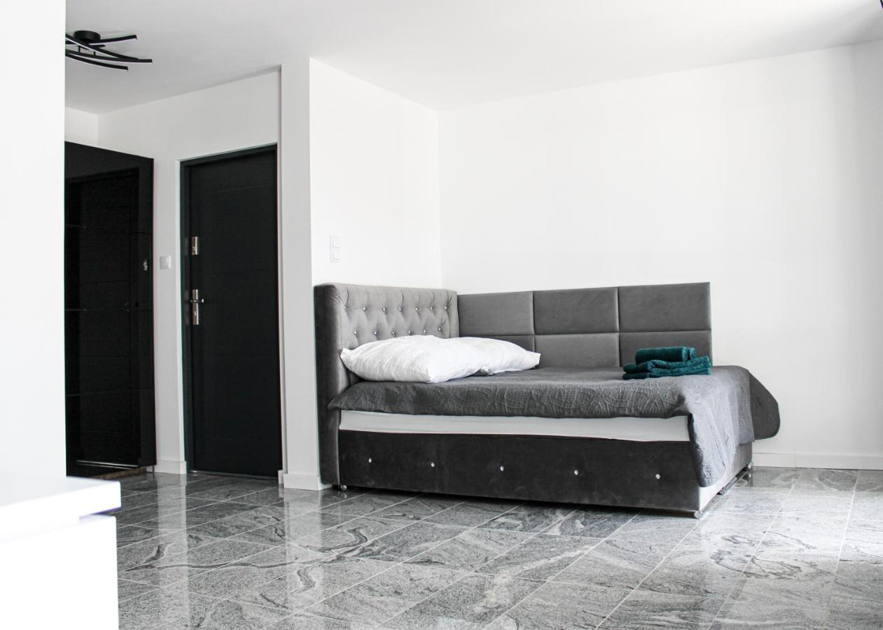 Apartament Black-Niska Z Garazem Podziemnym Кельце Экстерьер фото